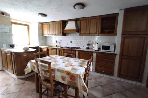 Casa vacanze Monica ' s house Apartment in Aosta Valley, Italy