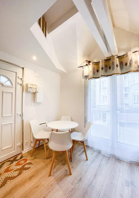 Maisonnette Le Faubourg - CENTRE VILLE, TERRASSE ET NETFLIX Apartment in Switzerland