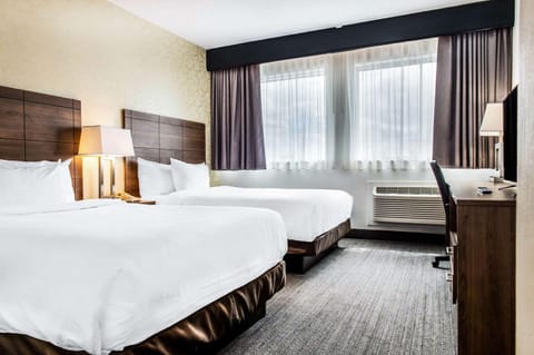 Quality Hotel Dorval Hotel in Montreal