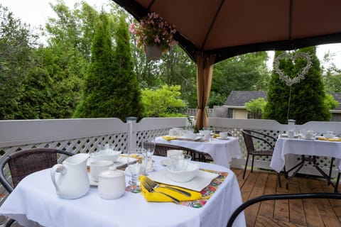 Au coq du bonheur Bed and Breakfast in Magog