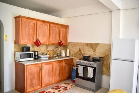 Coffee/tea facilities, Kitchen or kitchenette