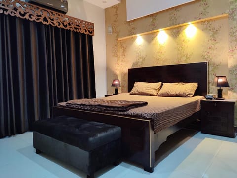Fully Serviced Holiday Home Near Lahore Ring Road House in Lahore