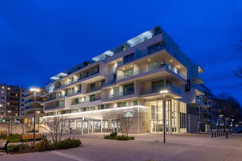 Property building, Facade/entrance