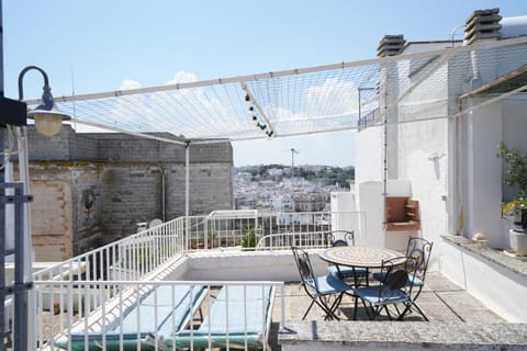 Balcony/Terrace, sunbed