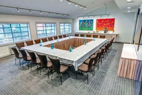 Meeting/conference room