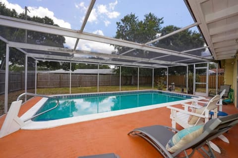 Pool Home - Close to beaches, food, downtown! House in Sarasota