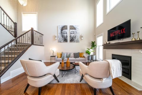 HUGE Luxury Home - Games Room - Double Garage & Fast Wi-Fi - Free Netflix Casa in Edmonton