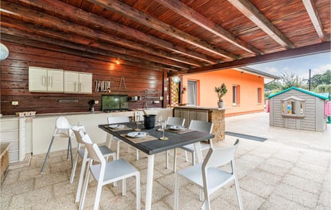 Lovely Home In Martinsicuro With Wifi House in Martinsicuro