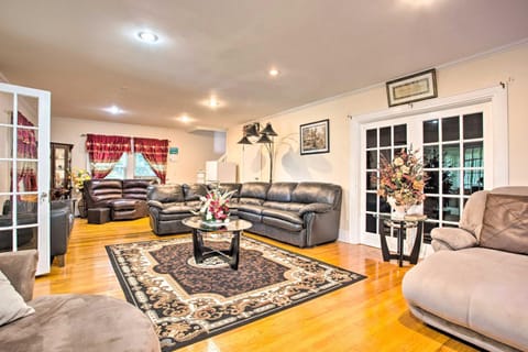 Charming Yonkers Retreat - 10 Mi to Central Park! Haus in Yonkers