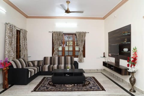 divine homestay tirupati villa Chalet in Tirupati