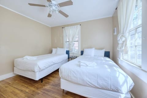 Cozy Midtown Nook- 5mins to Lake Bottom Park, 10mins to Downtown! Casa in Columbus