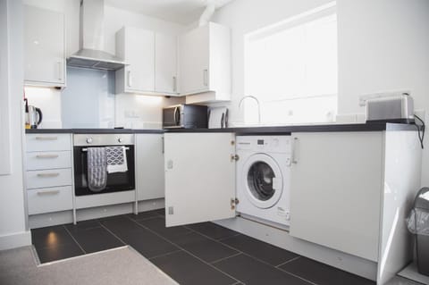 NEW 2BD Pontact Flat in the Heart of Didcot Apartment in Didcot