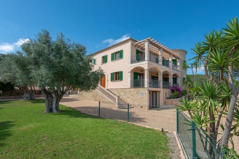 Property building, Day, Garden, Garden view