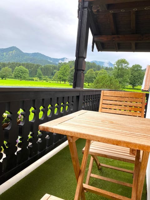 Großzügige Ferienwohnung am Tegernsee mit Südbalkon und Wallbergblick Apartment in Tegernsee