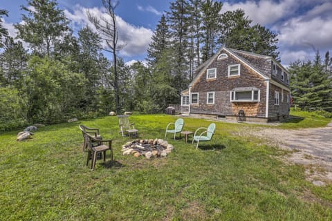 Franconia Escape on Half Acre with Fire Pit and Deck! Haus in Franconia
