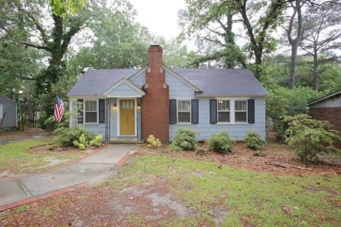 Forest Lake Hidden Gem 3 Min to Ft Jackson & Shops House in Columbia