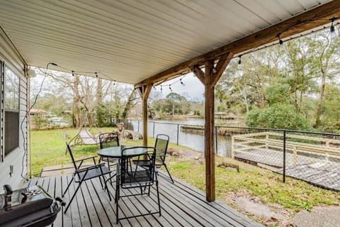 Sunny Side at Dog River-Dock, Lake, Fenced Yard Maison in Mobile