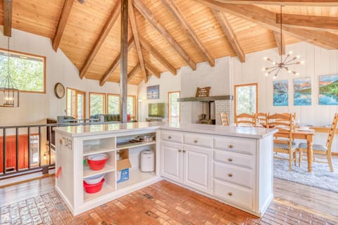 Sunriver Treehouse - Meredith Lodging House in Sunriver