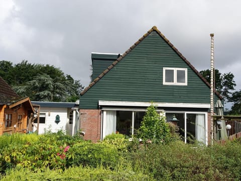 Comfortable holiday home in Noordwijkerhout near the sea House in Noordwijkerhout