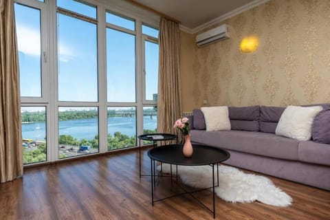 Apartments with crazy panoramic view of the Dniepr Condo in Kiev City - Kyiv