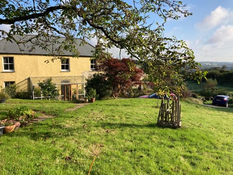 Frizenham Farmhouse Bed and Breakfast in North Devon District