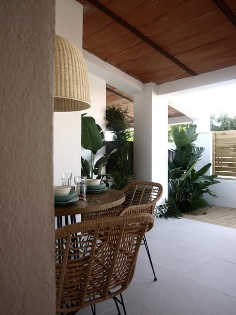 Off site, Balcony/Terrace, Dining area