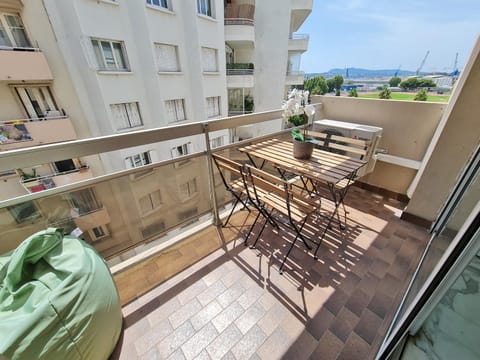 GregBnb - T2 Pleine Ville - CLIMATISE - BALCON - 1 Apartment in Toulon