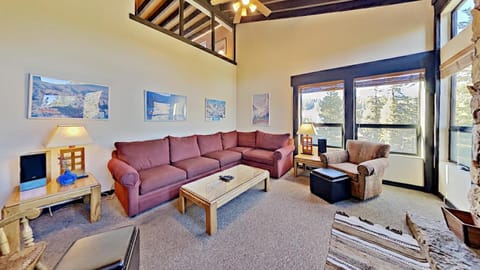 Slopeside Four Bedroom Homes at 1849 Condos - Free Wifi & Parking! Condo in Mammoth Lakes