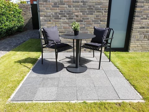 Garden, Seating area