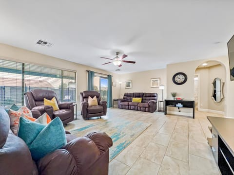Stratford Place home Casa in San Tan Valley