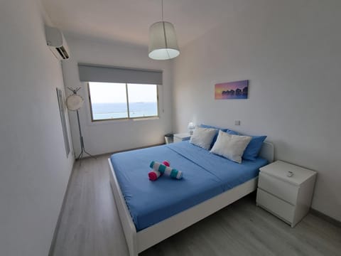 Super Modern Beachfront 1 bedroom - sleeps 4 Condo in Limassol City