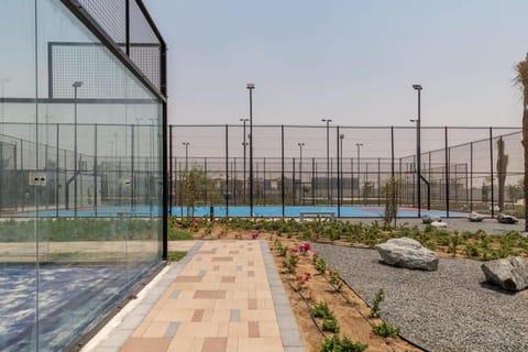 Frank Porter - The Pulse Residences Apartment in Dubai