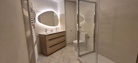 Appartement 6 personnes face à la mer Apartment in Cagnes-sur-Mer