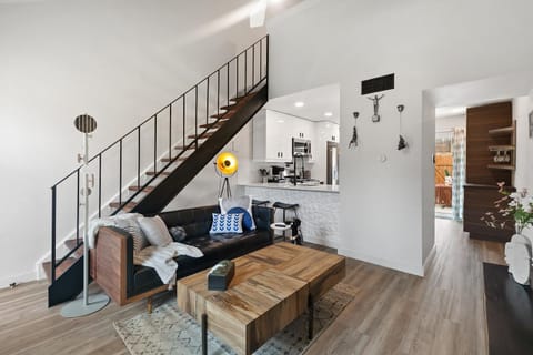 Contemporary Couples Getaway Near Austin Favorites - Loft 21 Condo in South Congress