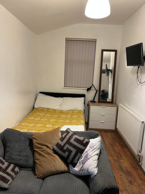 Haggai COMFORT SUITES Apartment in Coventry