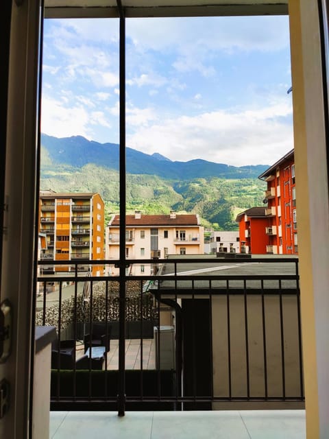 Day, View (from property/room), Balcony/Terrace, City view, Mountain view