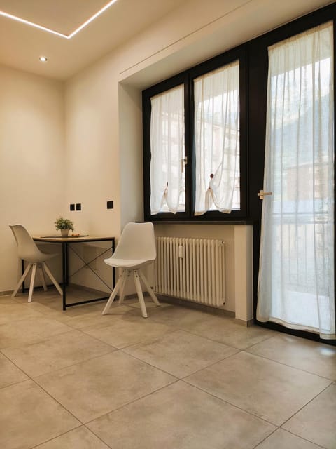 hair dresser, internet