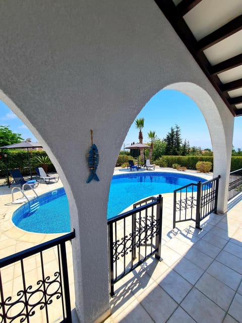 Villa Elysium, 3 bedrooms, pool, sea view & wifi Moradia in Tala