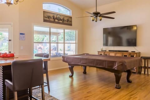 Private paradise with pool heater, spa, billiards House in Avondale