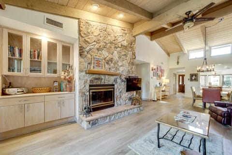 Sedona Home with Golf Course View and Pool Access! House in Village of Oak Creek