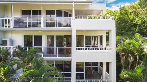 2 Bedroom Red Cowrie Apartment Palm Cove Apartment in Palm Cove