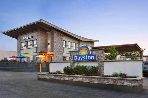 Days Inn by Wyndham Montreal East Hotel in Laval