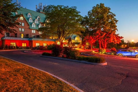 Chateau Cartier Hotel & Resort Ascend Hotel Collection Hotel in Gatineau