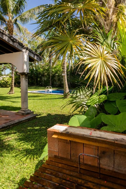 Private pool and garden - Near Cancun Airport - Great for big Families Casa in Cancun