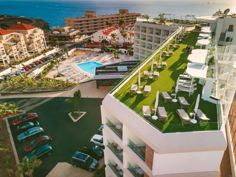 Property building, View (from property/room), Sea view, Swimming pool