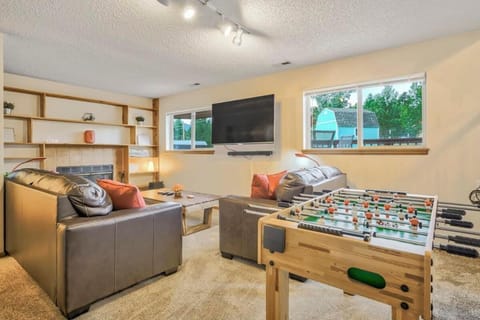 3BR Mountains & Hot Tub Bring The Family House in Woodland Park