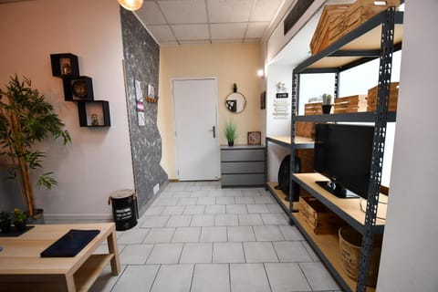 L'ATELIER H24, Studio Cosy,Port,Plage,Wifi,Netflix Apartment in La Seyne-sur-Mer