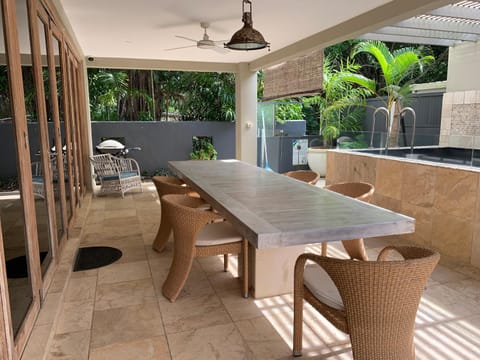 Beachside Villa with Private lap pool Chalet in Port Douglas