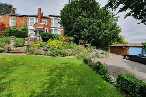 Property building, Spring, Day, Natural landscape, Summer, Garden, Garden view