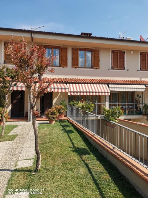 Property building, Garden, Garden view